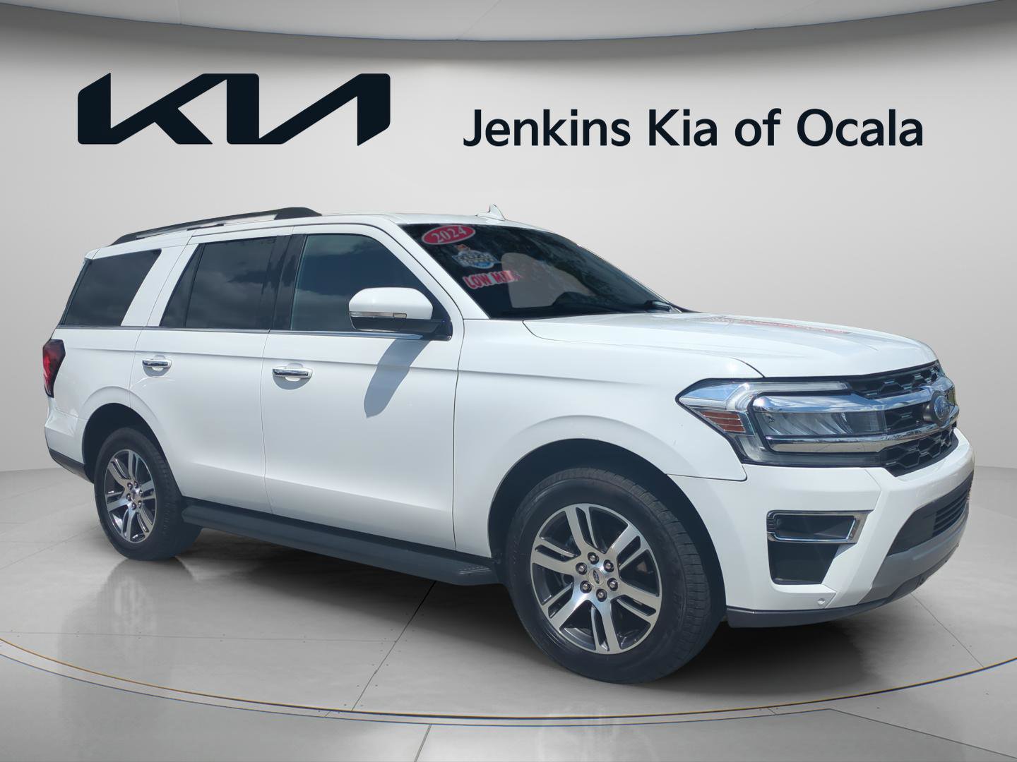 Used 2024 Ford Expedition Limited image 1