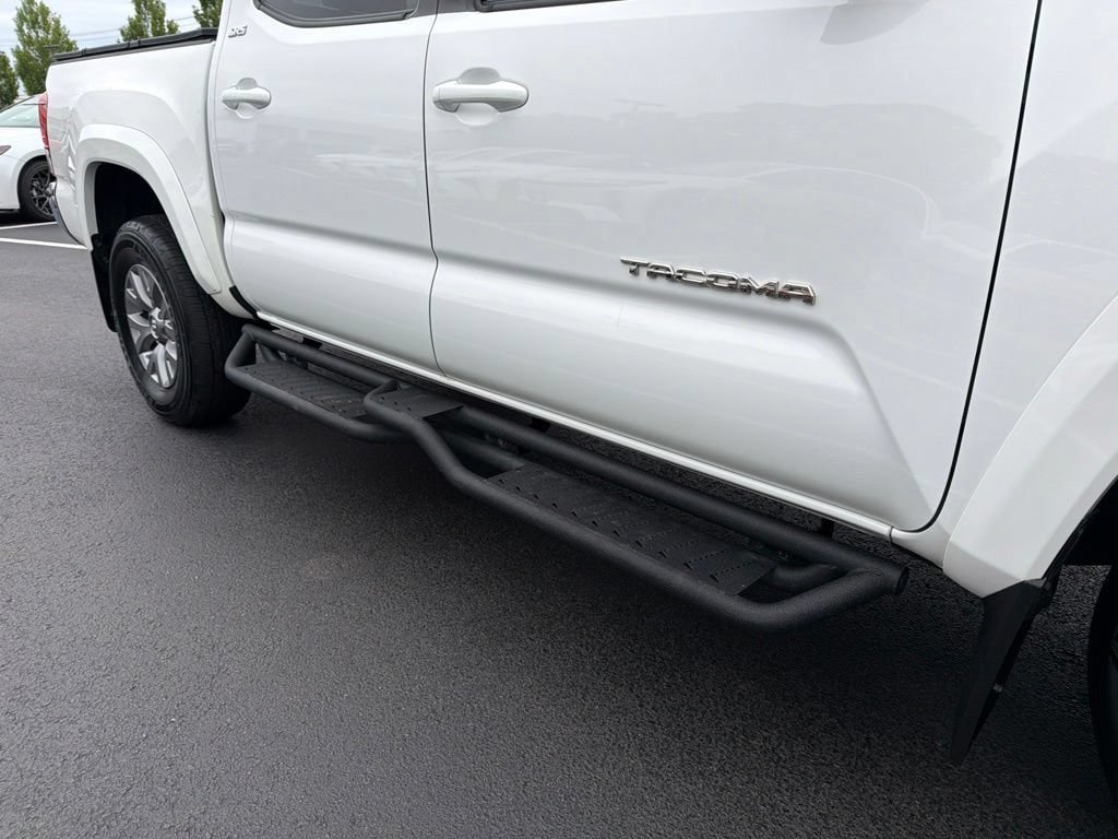 Used 2019 Toyota Tacoma SR5 AWD/4WD image 4