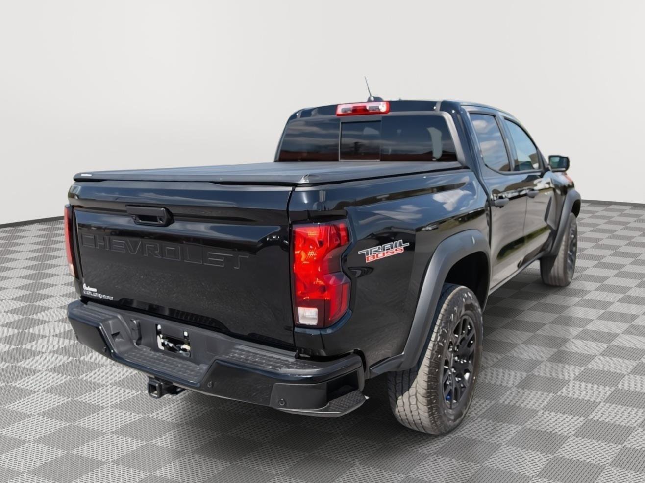 Used 2025 Chevrolet Colorado Trail Boss AWD/4WD image 5