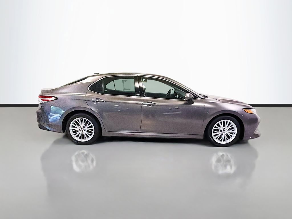 Used 2020 Toyota Camry XLE FWD image 9