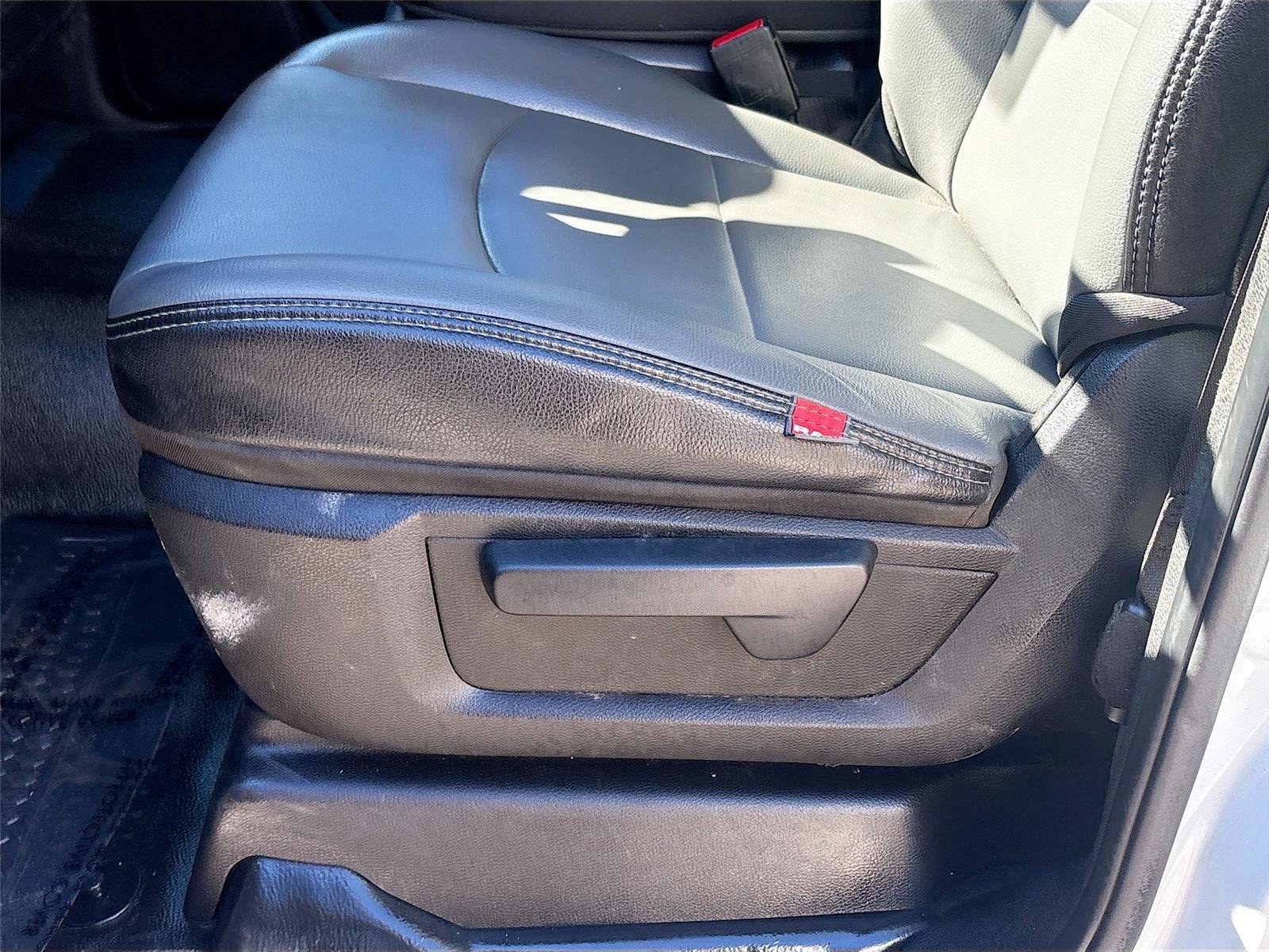 Used 2022 RAM 2500 Tradesman w/ Chrome Appearance Group image 21