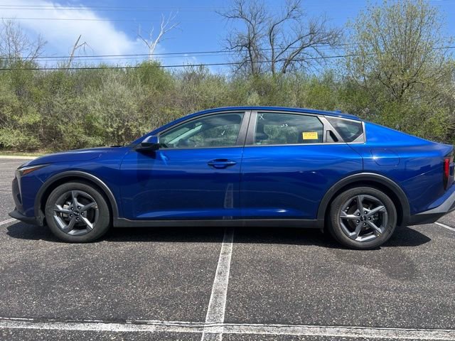 Used 2025 Kia K4 LXS FWD image 2