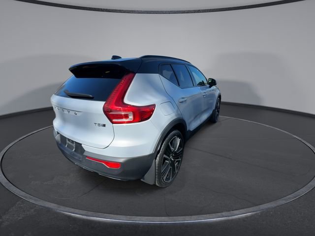 Used 2020 Volvo XC40 T5 R-Design image 13