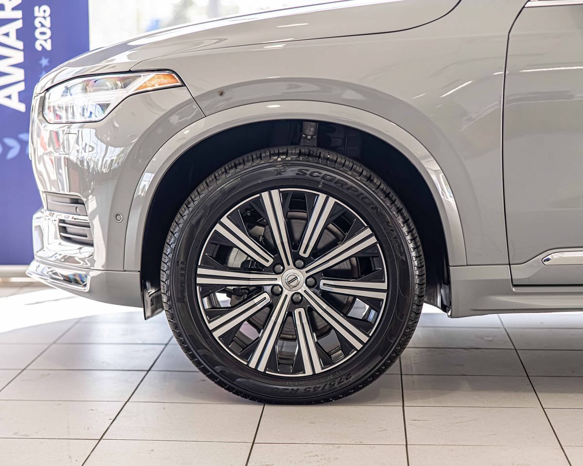 Used 2025 Volvo XC90 B6 Plus AWD/4WD image 9
