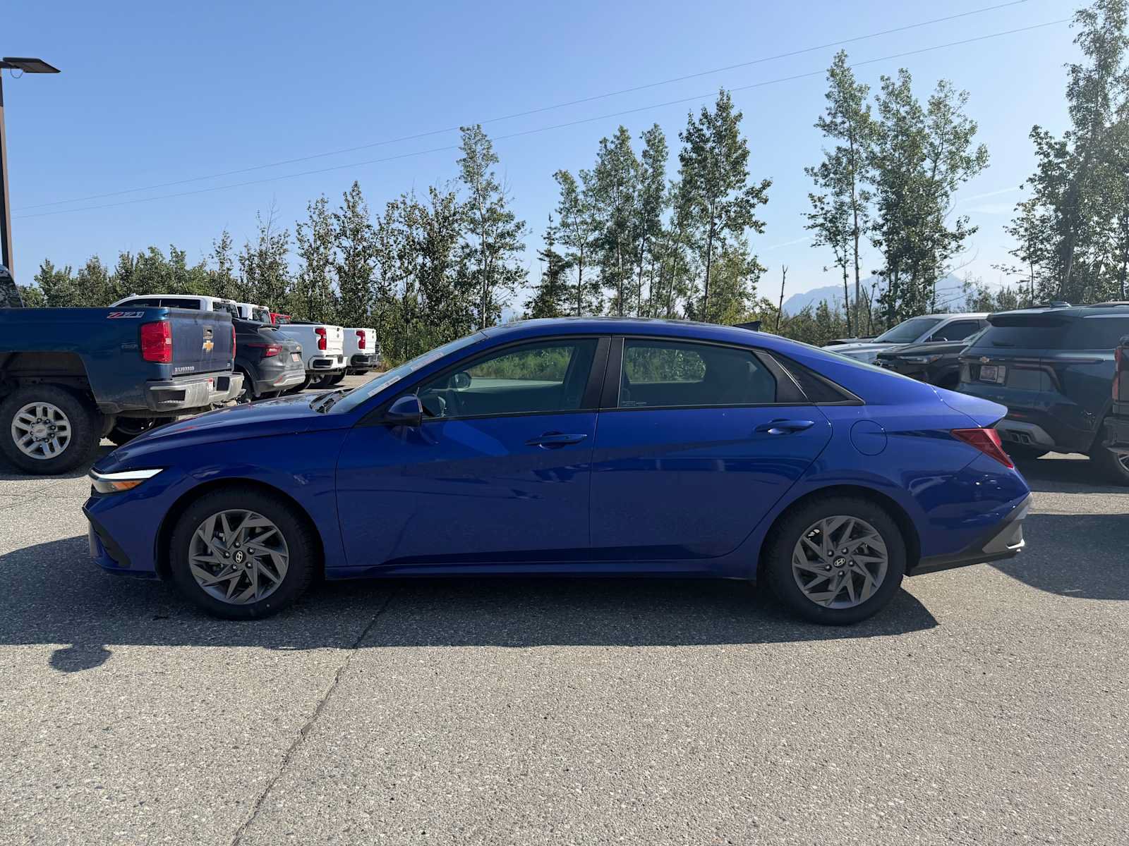 Used 2024 Hyundai Elantra SEL FWD image 2