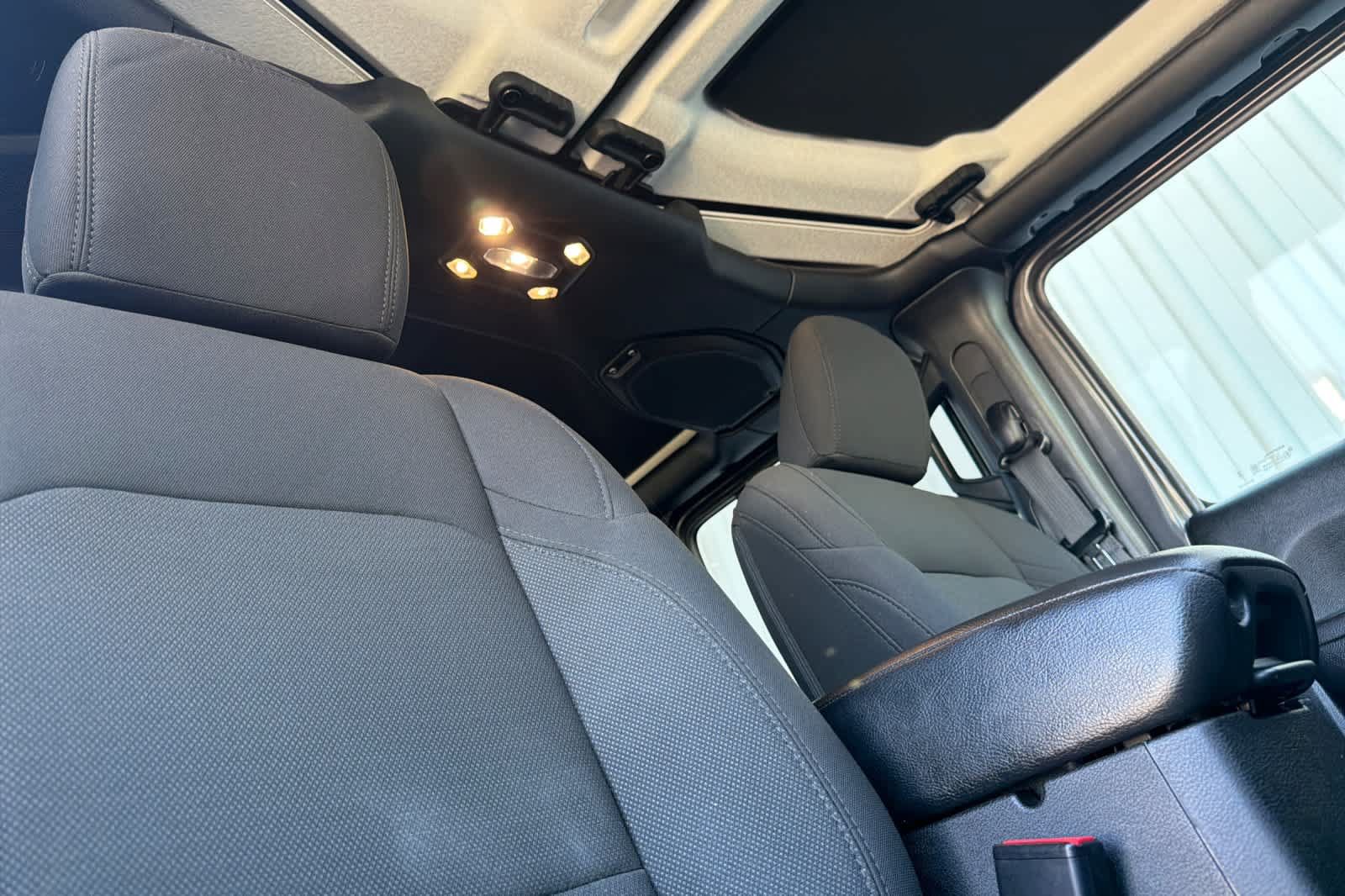 Used 2023 Jeep Gladiator Sport AWD/4WD image 16