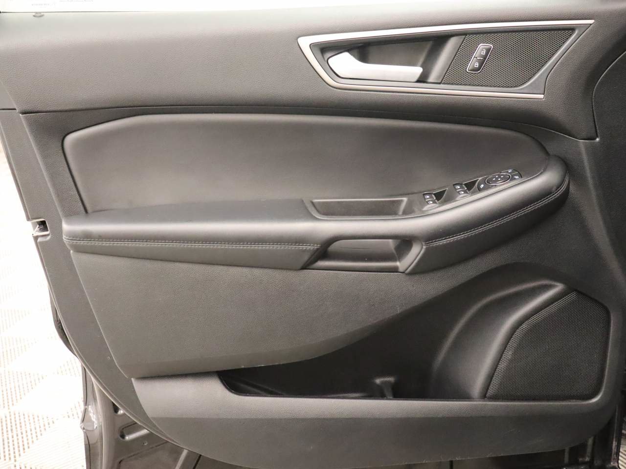 Used 2024 Ford Edge SEL AWD/4WD image 17