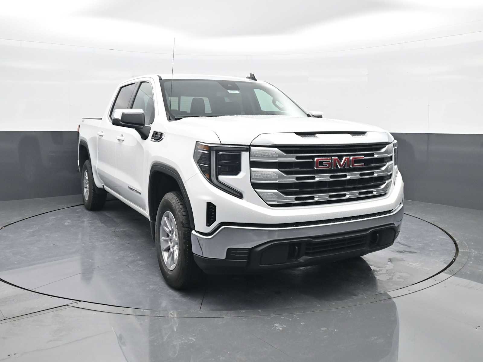 New 2026 GMC Sierra 1500 SLE w/ Preferred Package
