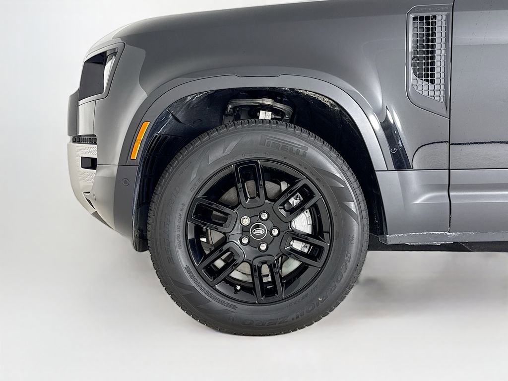 Used 2025 Land Rover Defender 110 S image 27