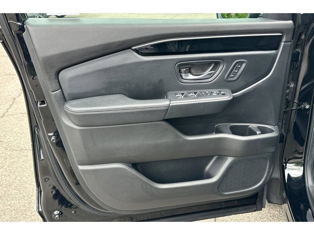 Certified 2025 Honda Pilot EX-L image 11
