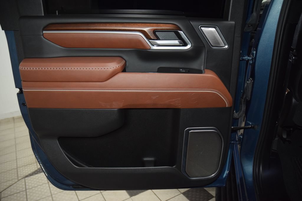 Used 2025 GMC Sierra 2500 Denali Ultimate AWD/4WD image 48
