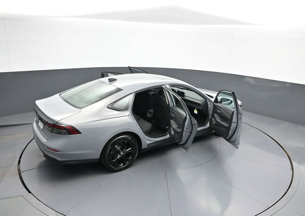 Used 2025 Honda Accord SE image 45