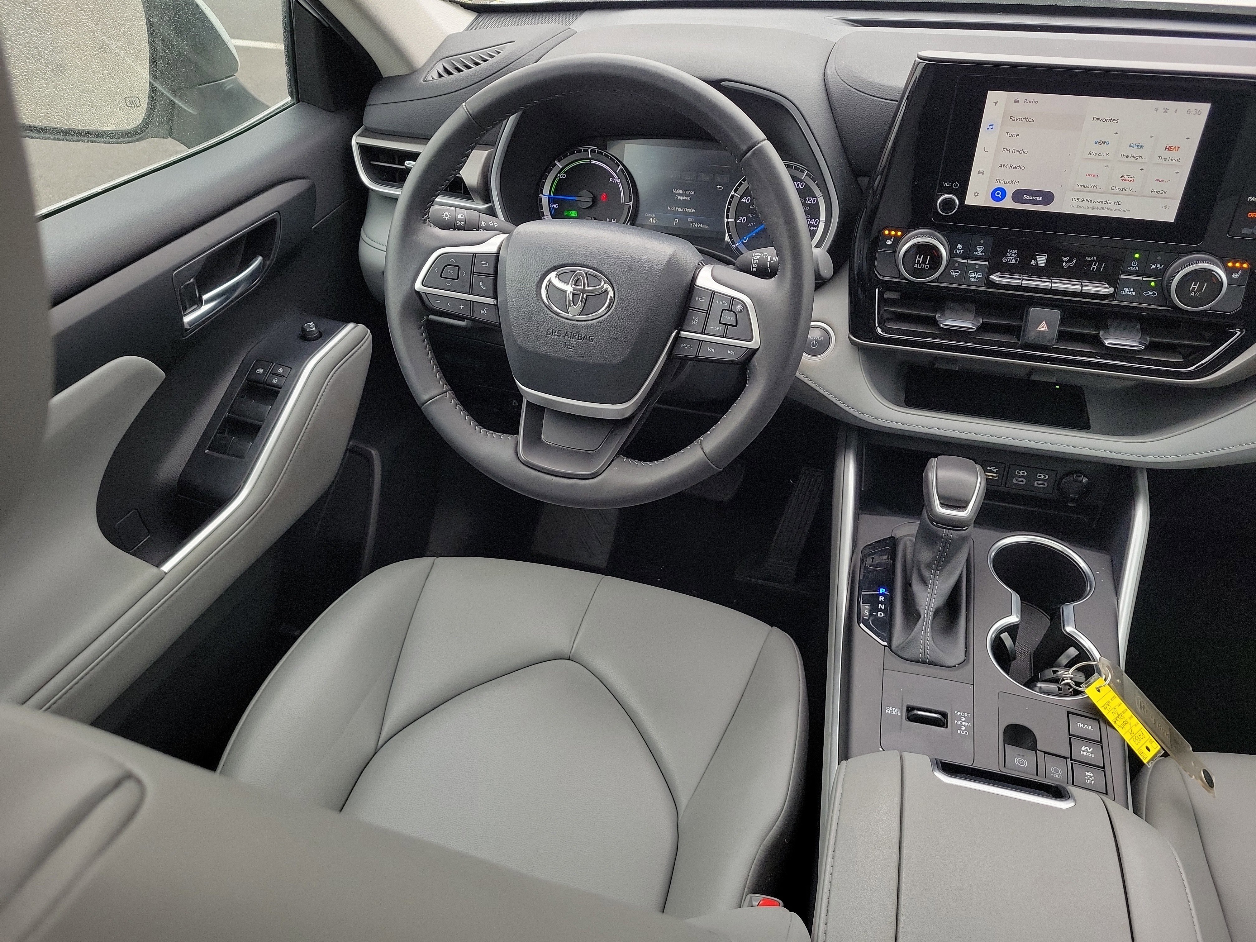 Used 2024 Toyota Highlander XLE image 14