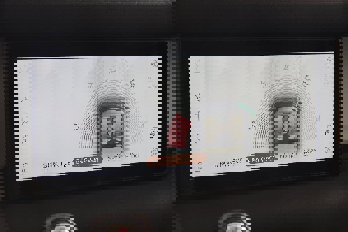 Used 2023 Land Rover Defender 110 S image 42