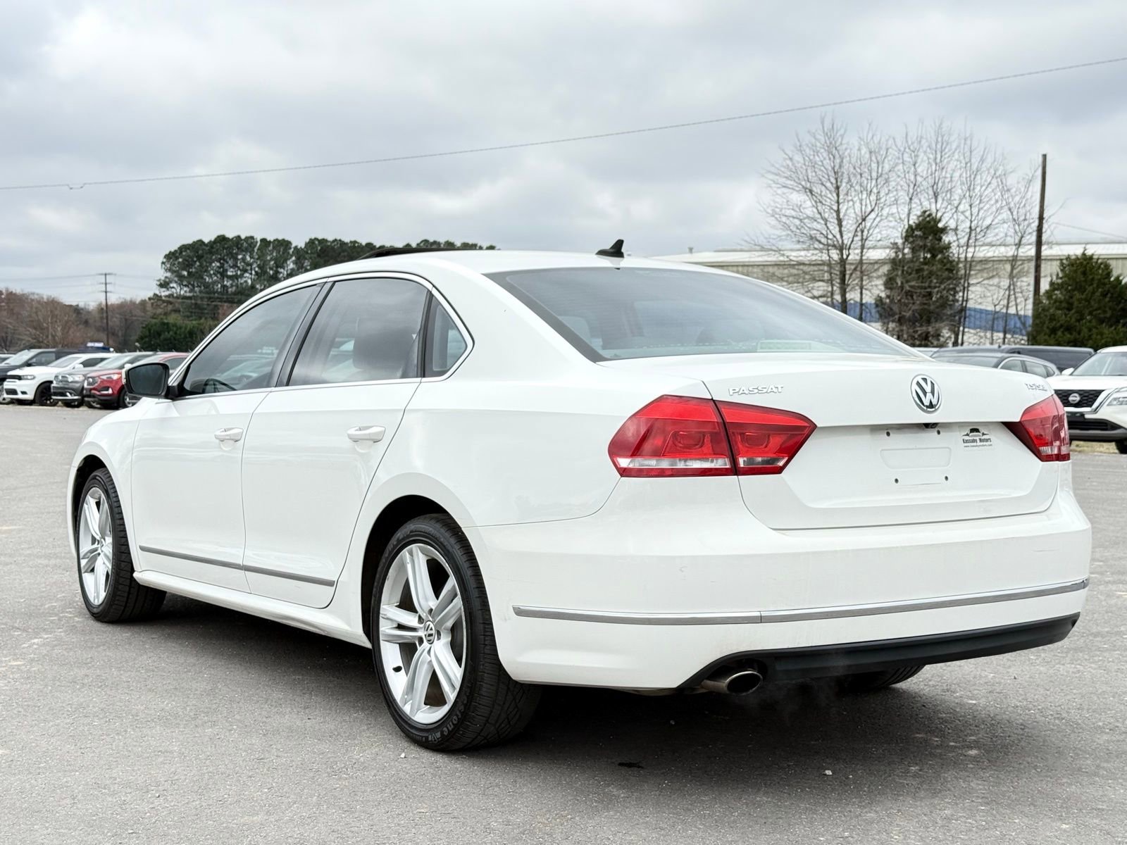 Used 2014 Volkswagen Passat 1.8T SEL Premium image 12