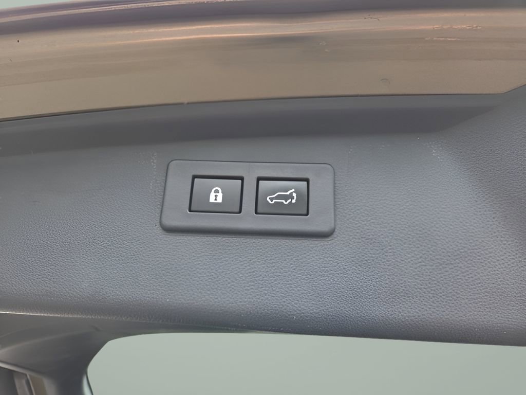 Used 2022 Subaru Outback Limited XT image 17