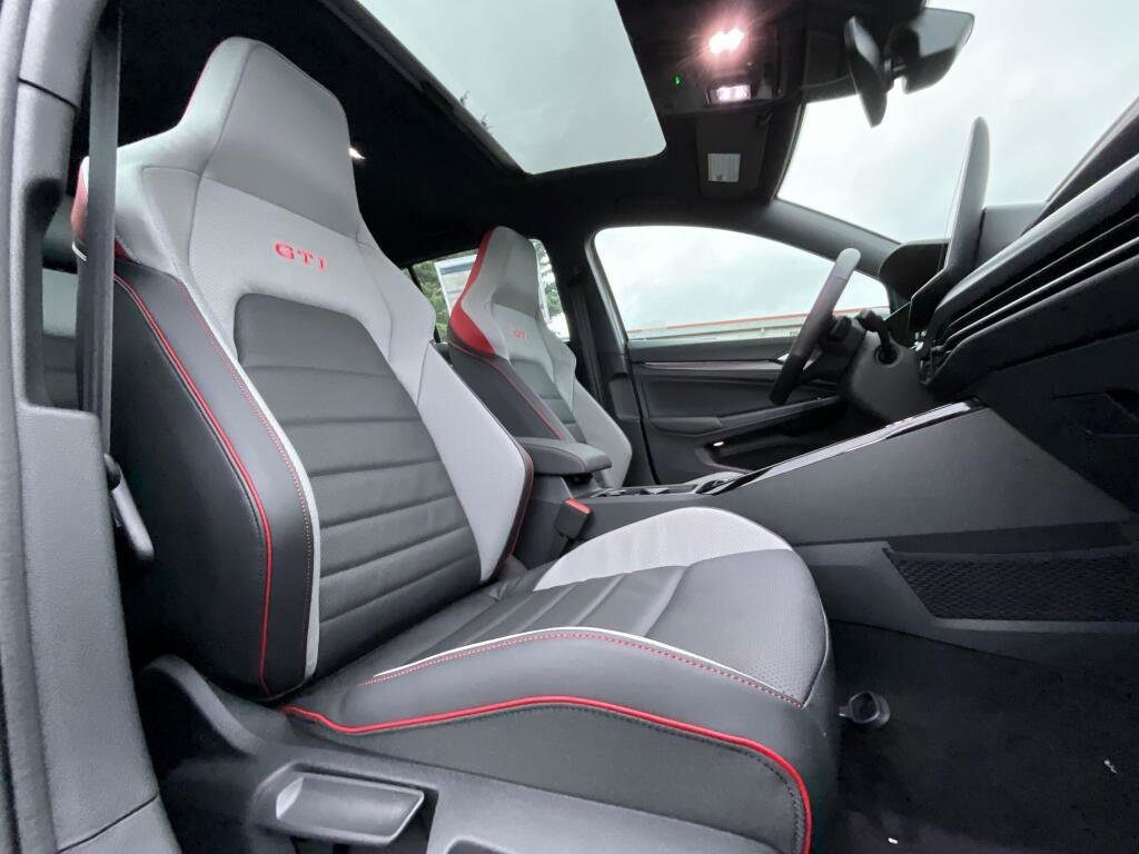 New 2026 Volkswagen GTI SE image 13