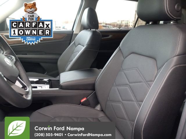 Used 2025 Volkswagen Atlas SE image 24