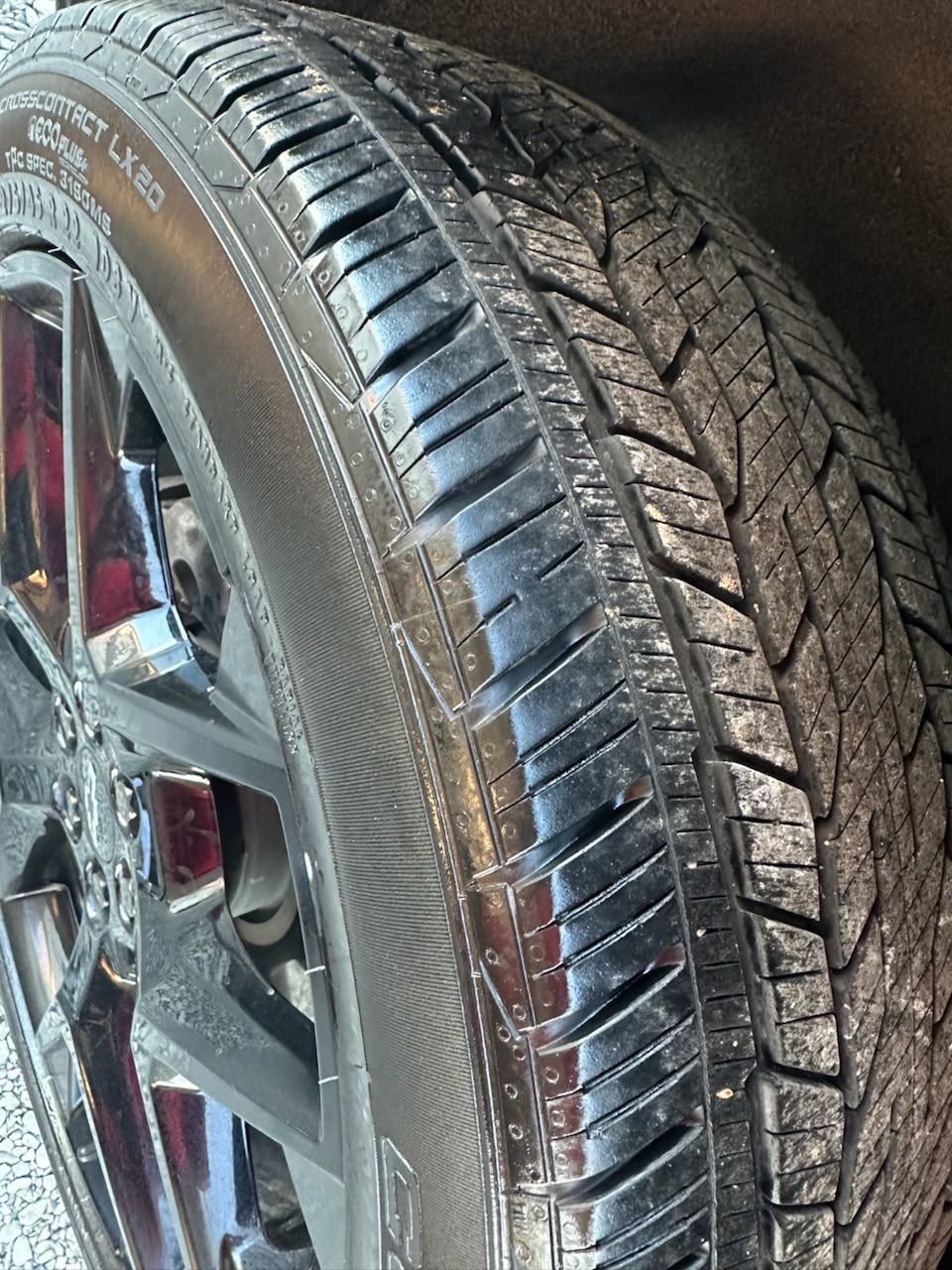 Used 2024 Chevrolet Traverse RS image 2