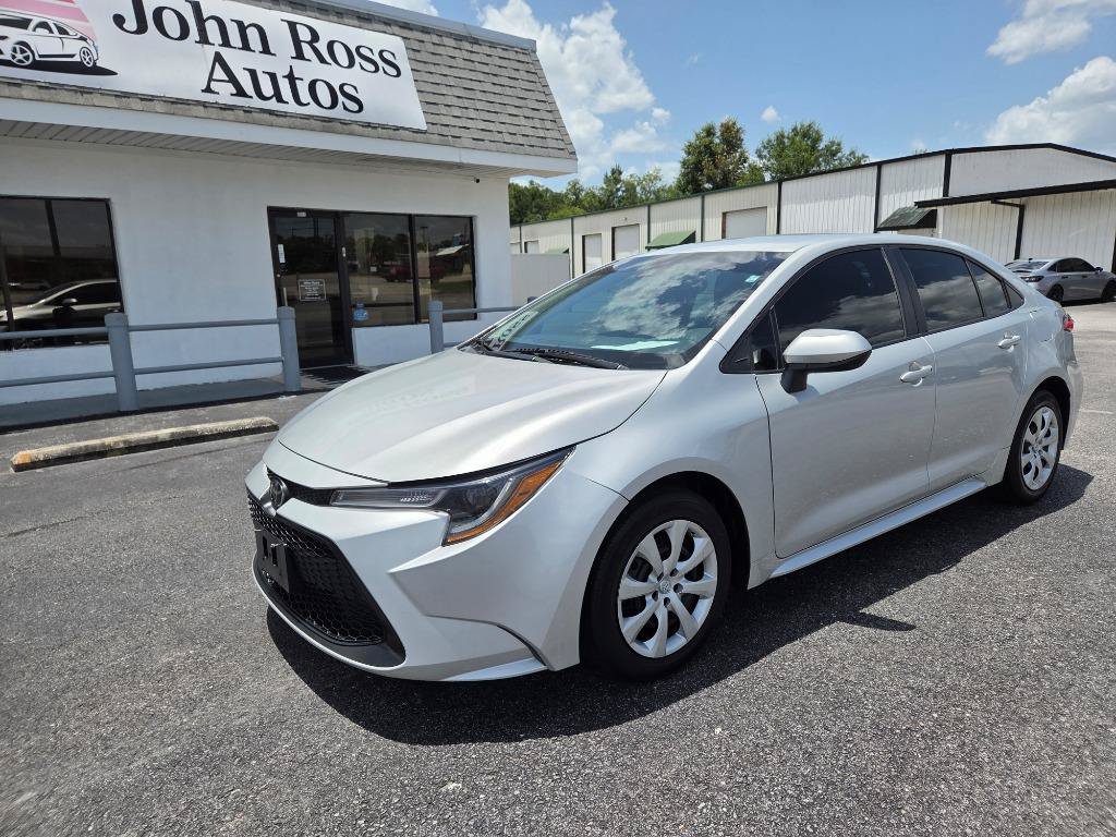 Used 2022 Toyota Corolla LE FWD image 2