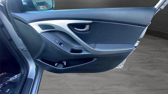 Used 2011 Hyundai Elantra Limited image 17