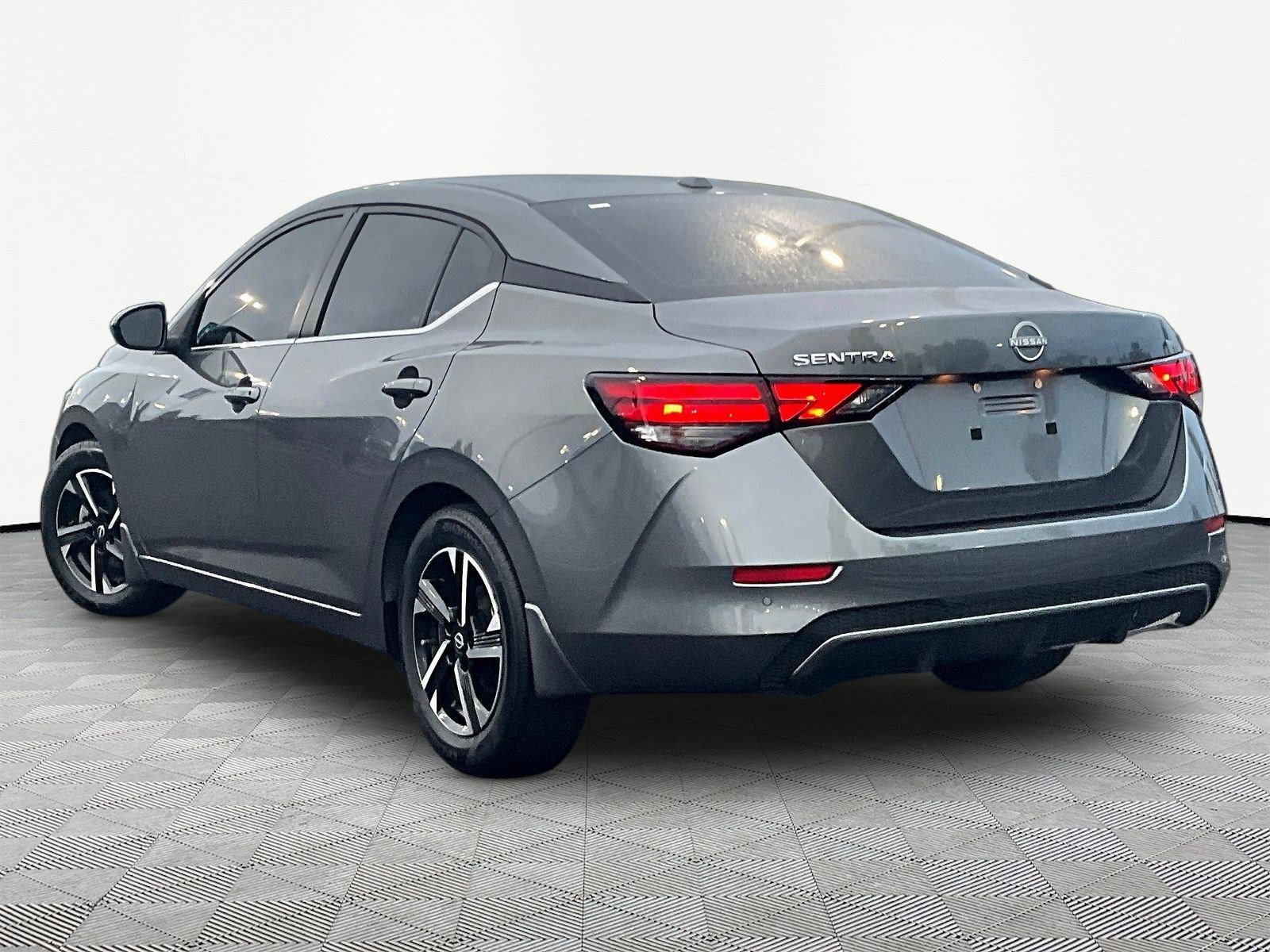 Used 2025 Nissan Sentra SV w/ All-Weather Package FWD image 4