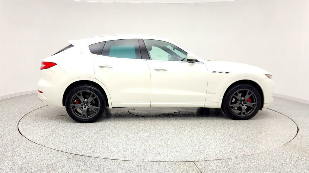 Used 2019 Maserati Levante GranLusso image 4