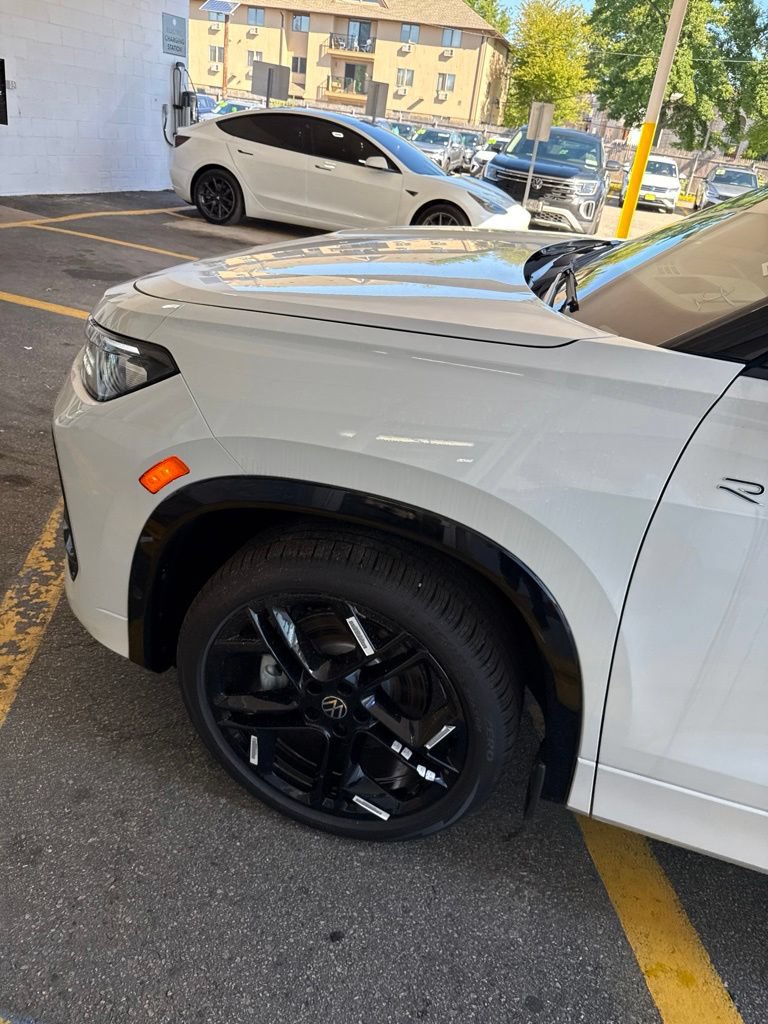 New 2026 Volkswagen Tiguan SE R-Line AWD/4WD image 21