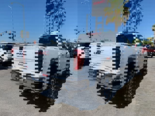 New 2025 GMC Sierra 2500 SLT w/ SLT Convenience Package image 6