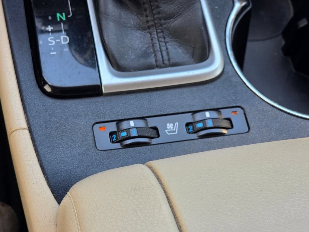 Used 2014 Toyota Highlander Limited AWD/4WD image 18