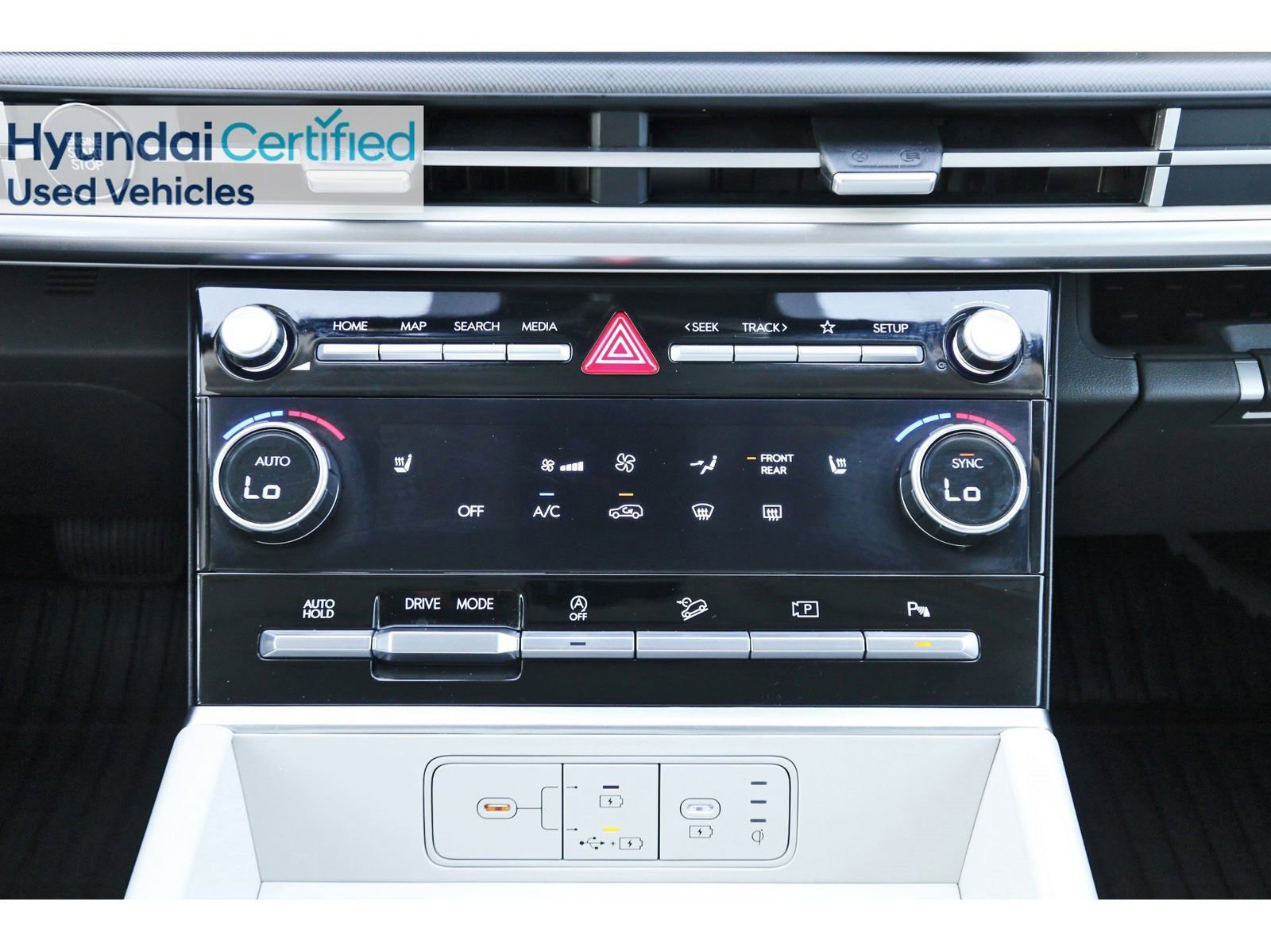 Certified 2025 Hyundai Santa Fe SEL image 29