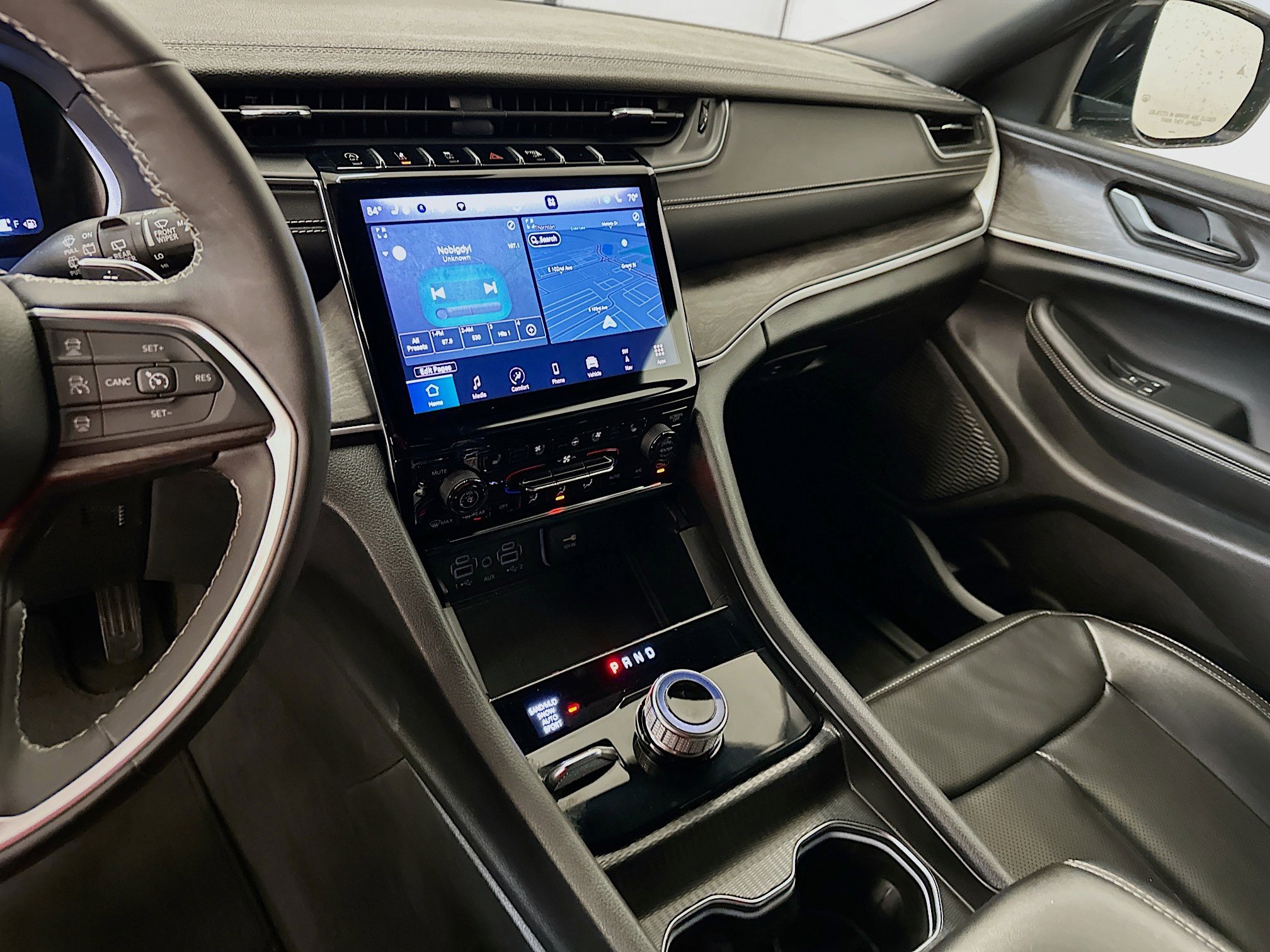 Used 2024 Jeep Grand Cherokee L Limited w/ Luxury Tech Group II image 26