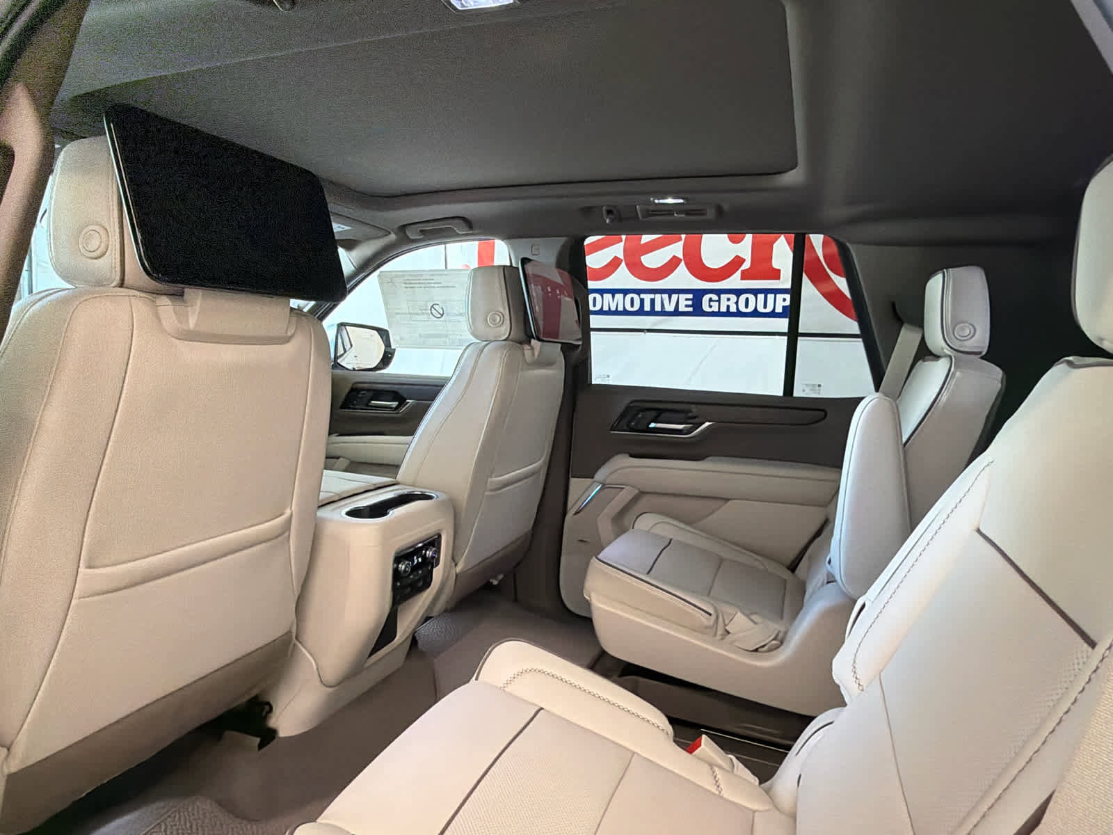 New 2026 GMC Yukon Denali w/ Denali Reserve Package AWD/4WD image 24