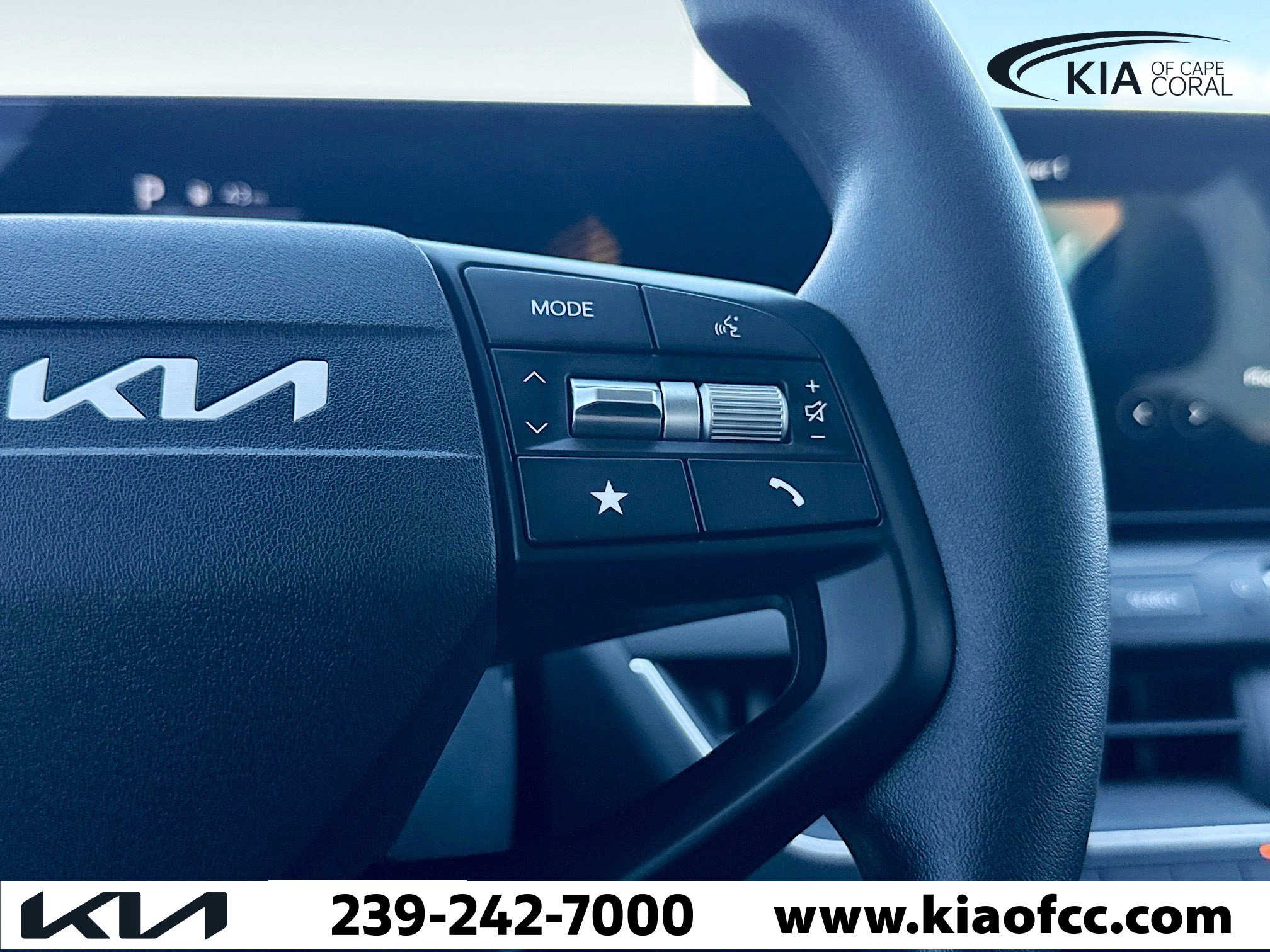 Used 2025 Kia K4 LXS image 33