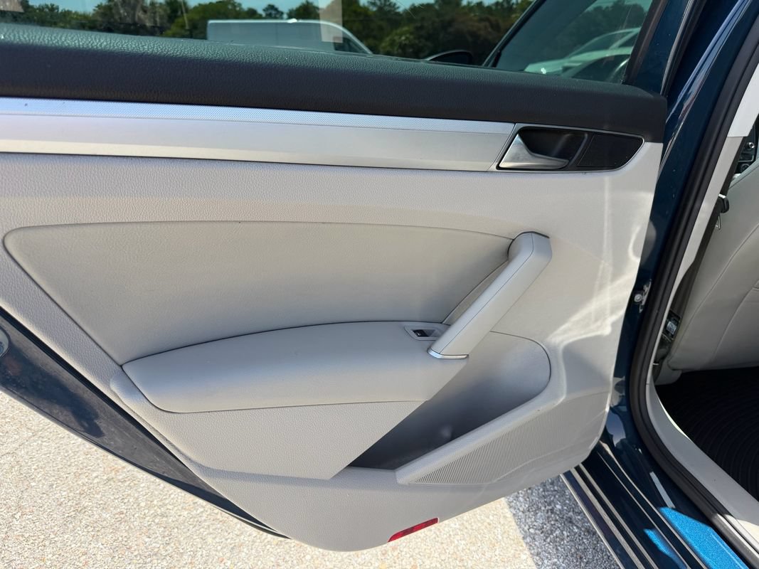 Used 2019 Volkswagen Passat 2.0T Wolfsburg w/ Wheels & Sunroof Package FWD image 21