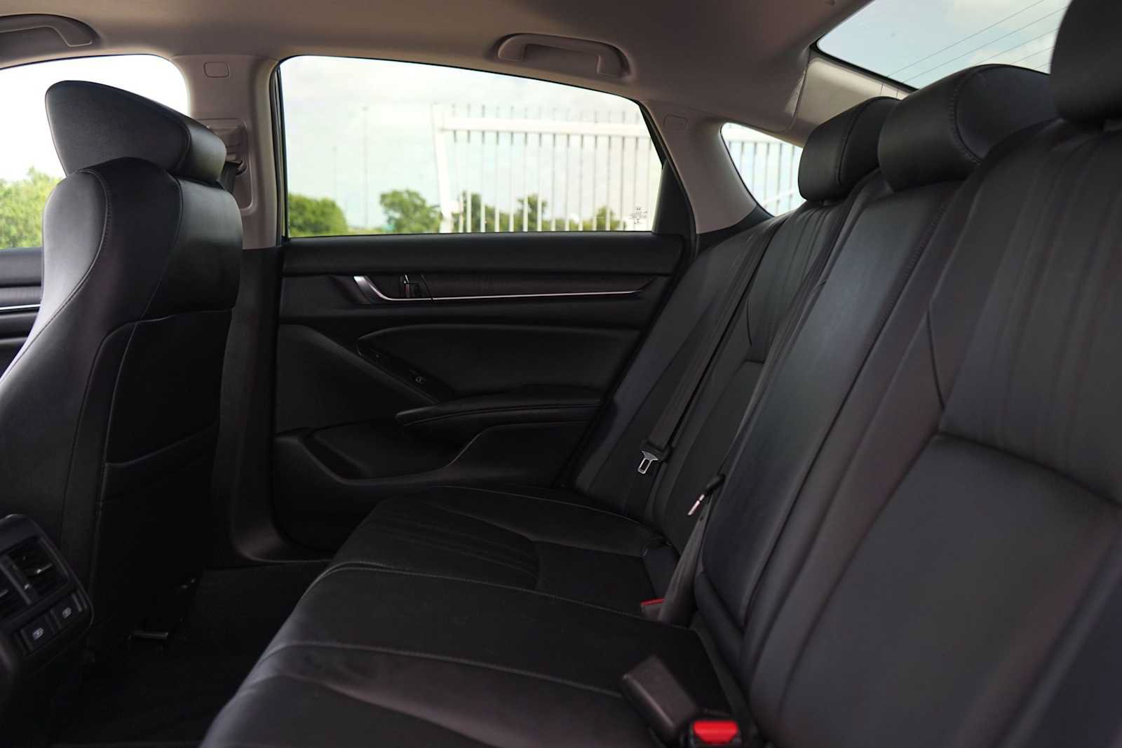 Used 2021 Honda Accord Touring image 18