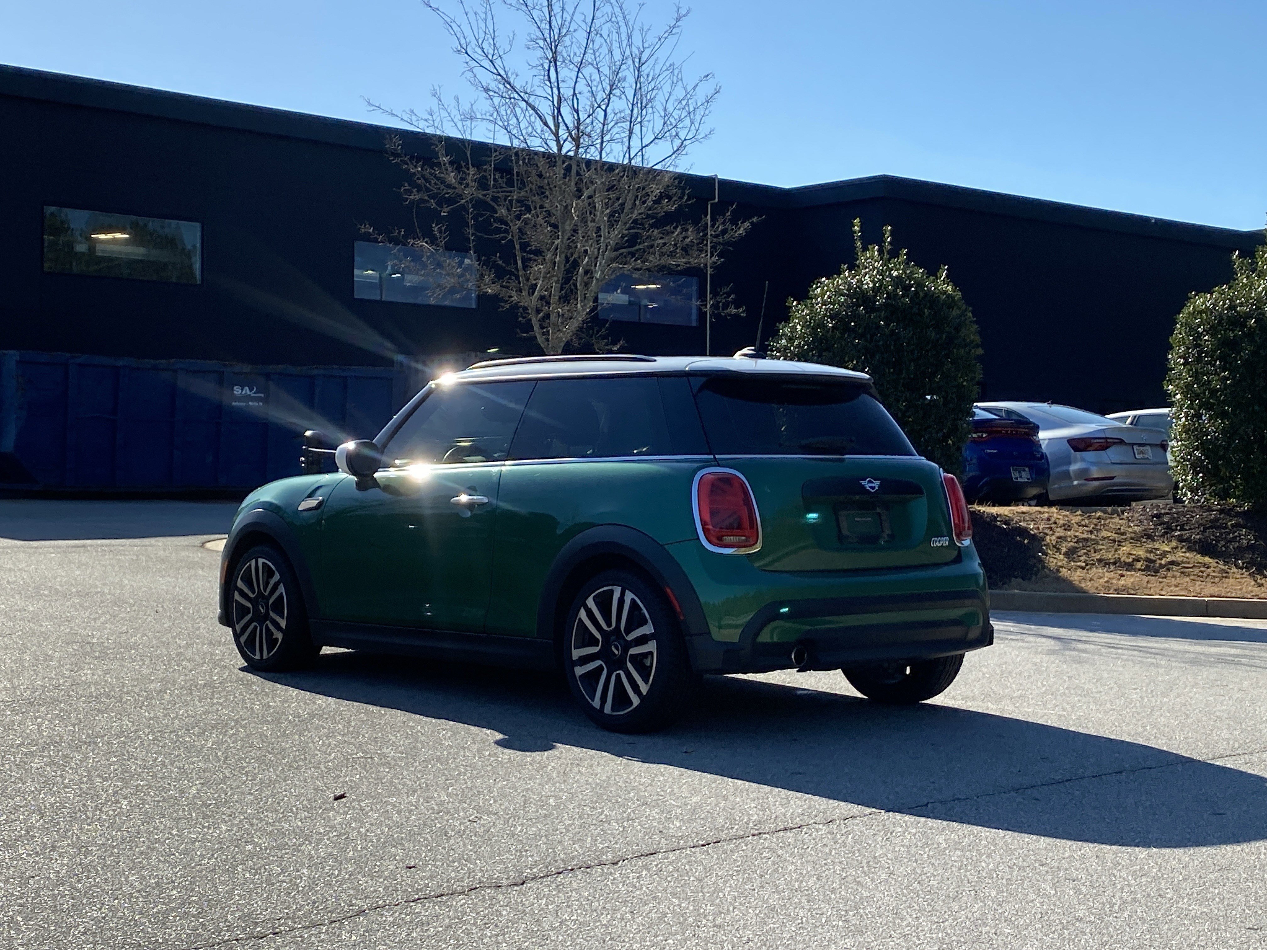 Used 2022 MINI Cooper 2-Door Hardtop image 15