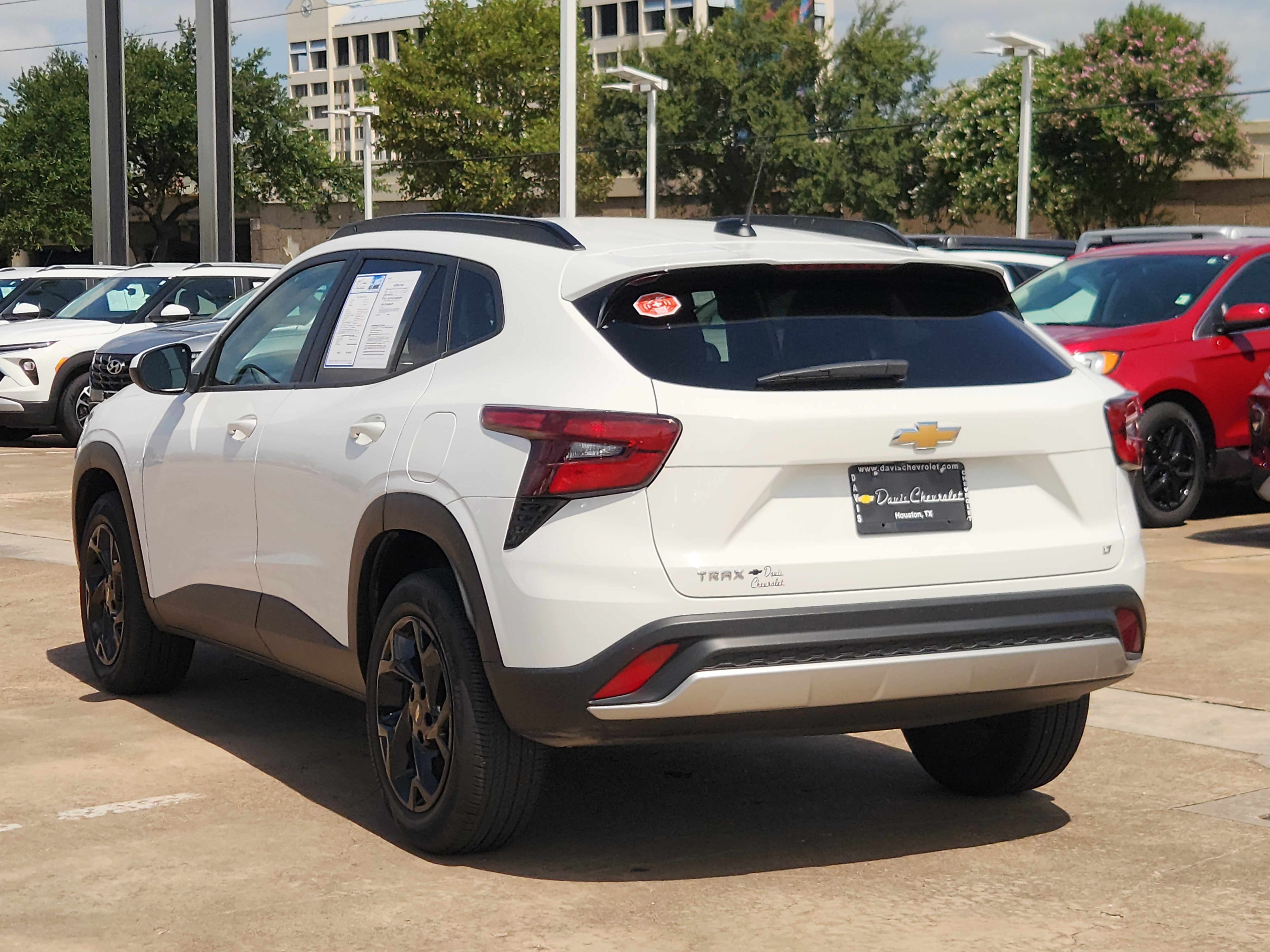 Used 2025 Chevrolet Trax LT FWD image 6