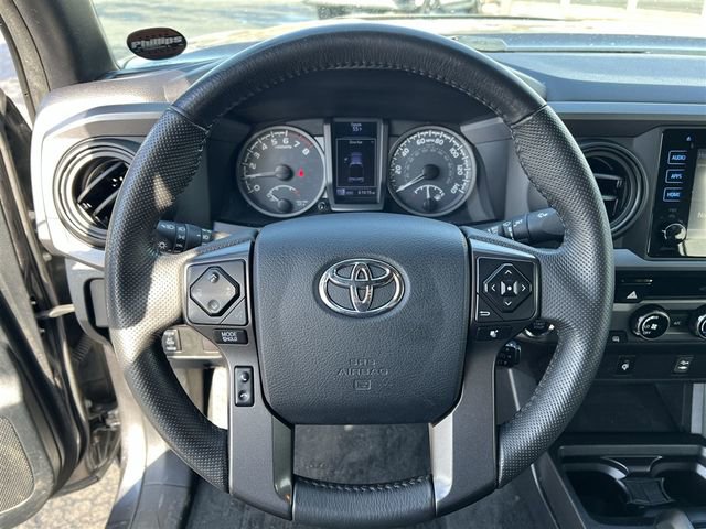 Used 2016 Toyota Tacoma TRD Off-Road w/ Towing Package image 13