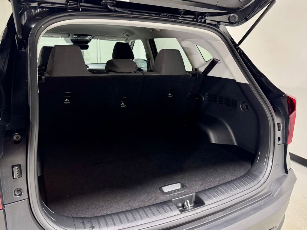 Used 2024 Kia Seltos LX image 8