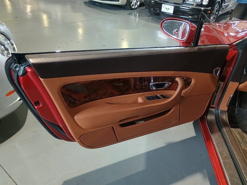 Used 2005 Bentley Continental GT AWD/4WD image 13
