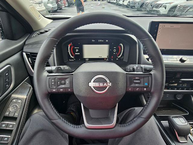 Certified 2025 Nissan Rogue Platinum w/ Platinum Premium Package FWD image 24