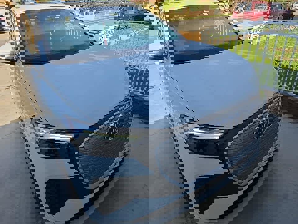 Used 2023 Audi Q4 e-tron Premium Plus w/ Premium Plus image 2