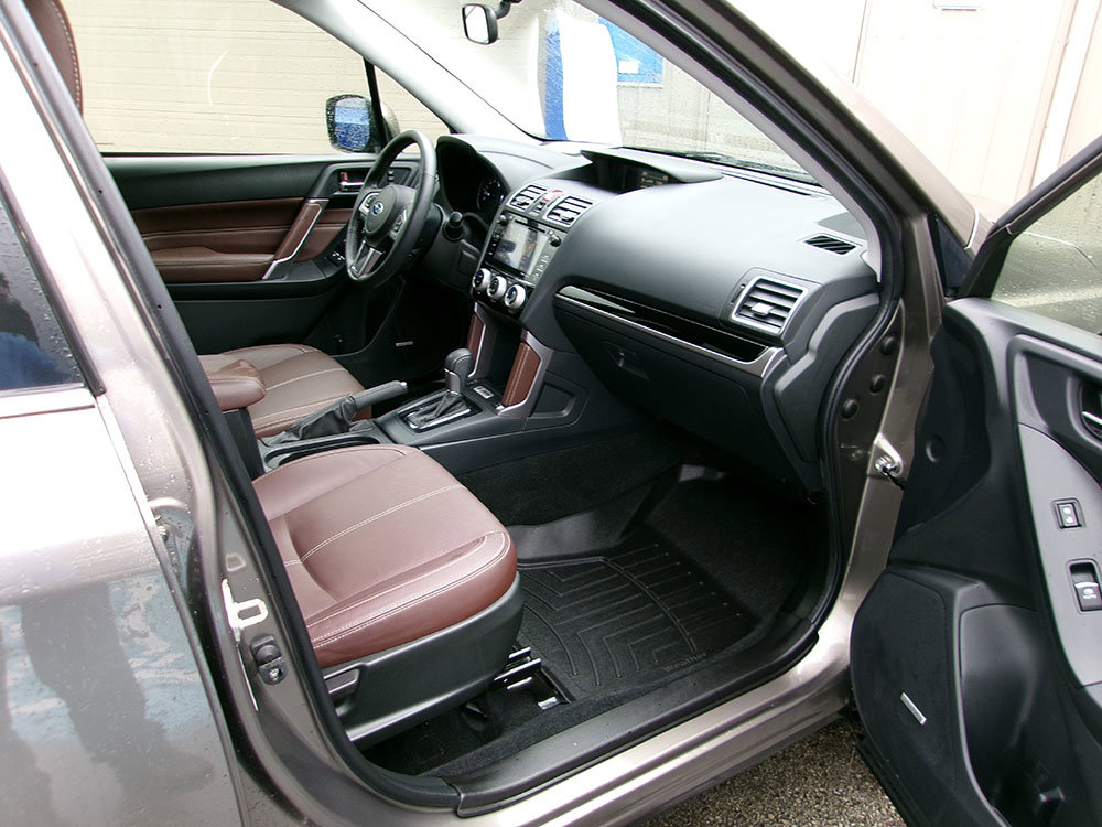 Used 2017 Subaru Forester 2.5i Touring AWD/4WD image 10