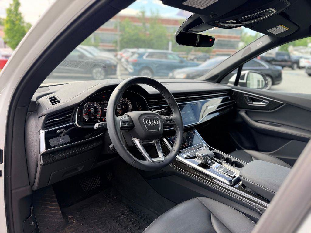 Certified 2025 Audi Q7 2.0T Premium Plus w/ Premium Plus Package AWD/4WD image 12