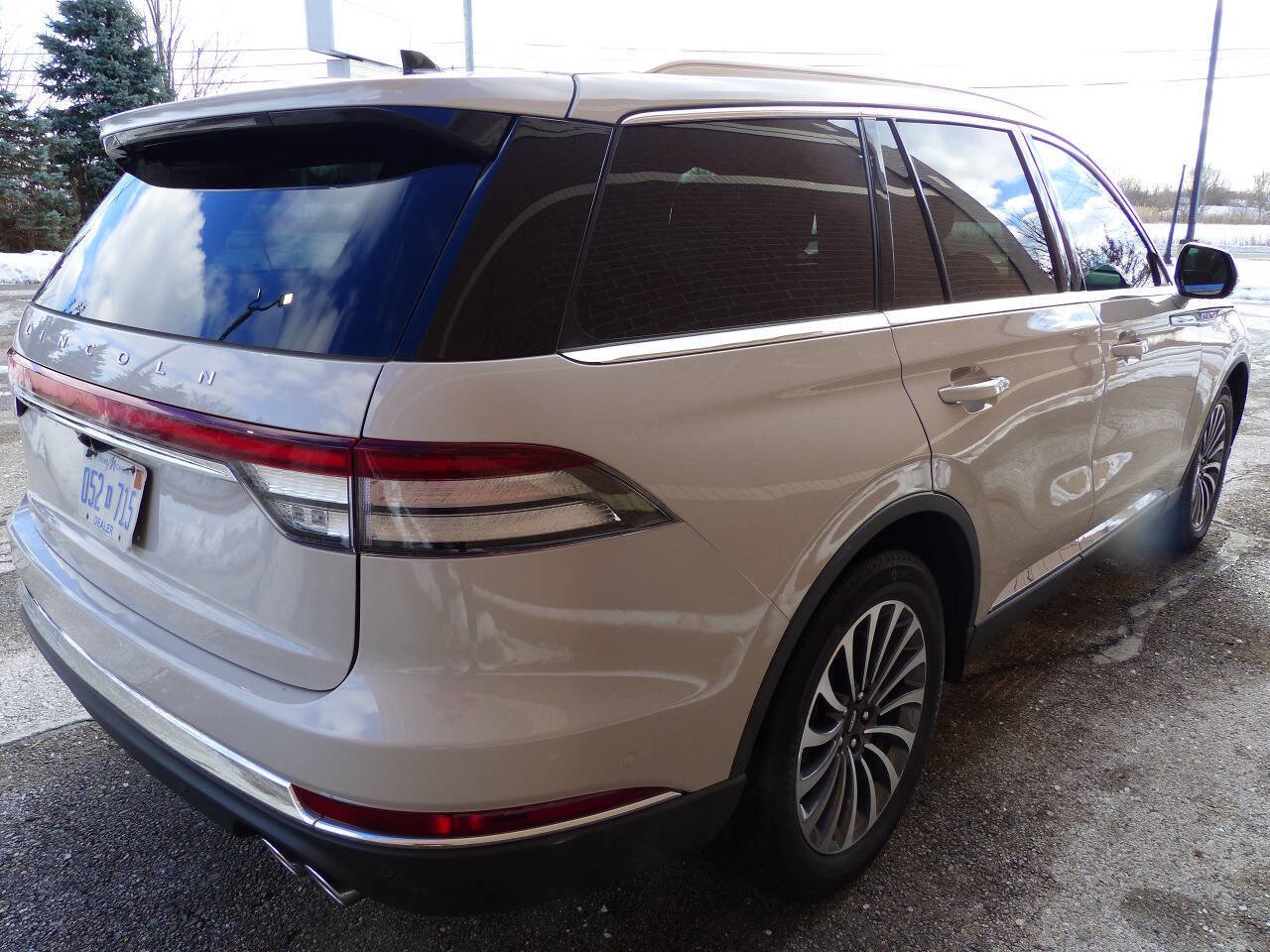 Used 2024 Lincoln Aviator Reserve w/ Equipment Group 201A image 9