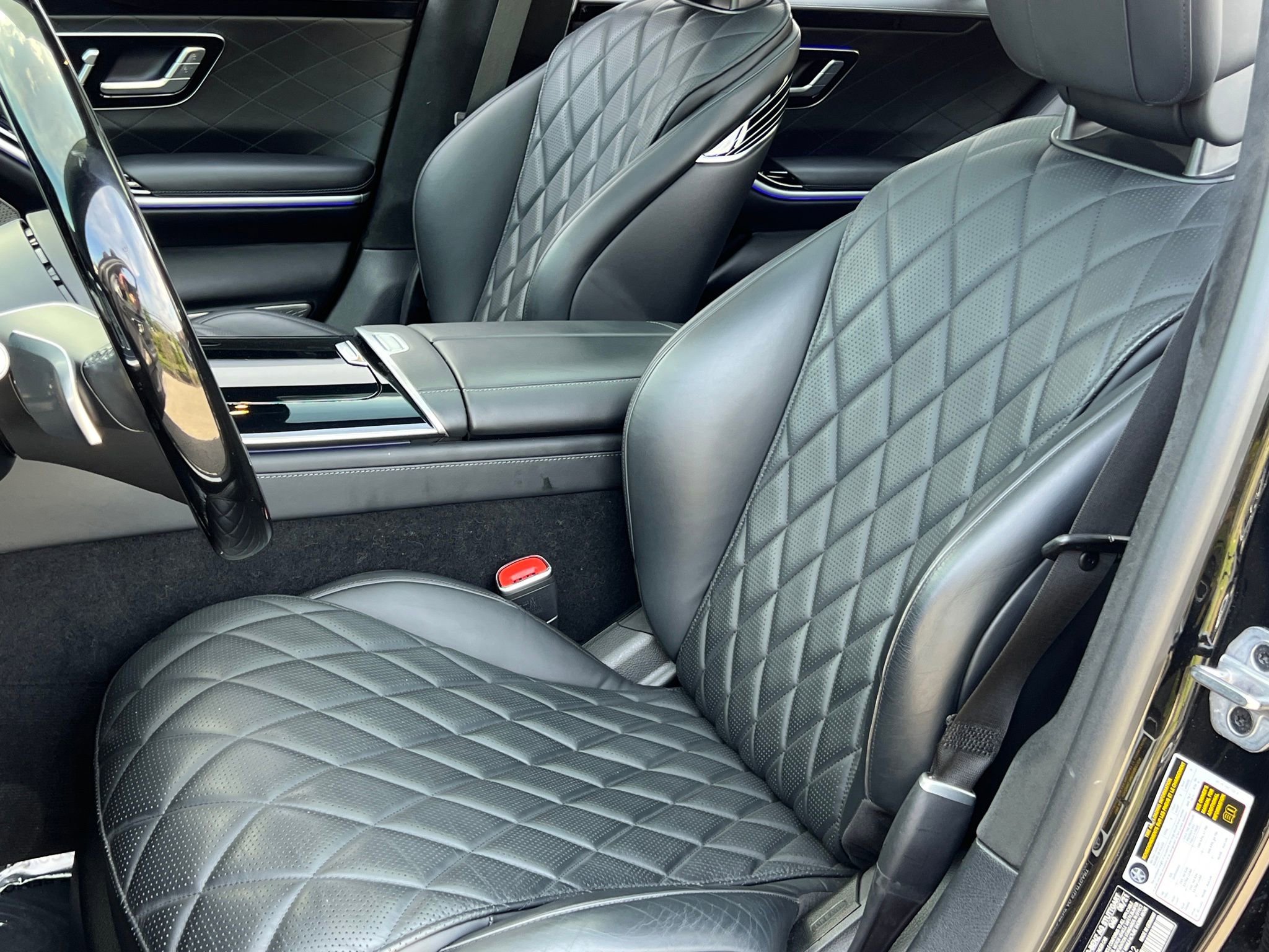 Used 2022 Mercedes-Benz S 580 4MATIC Sedan w/ Rear Seat Package image 4