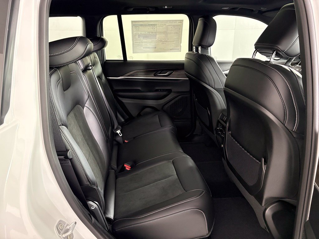 New 2026 Jeep Grand Cherokee Altitude RWD image 40