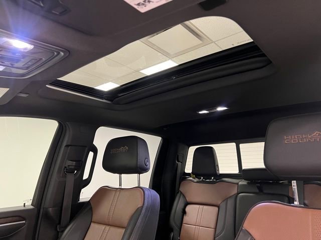 Used 2025 Chevrolet Silverado 3500 High Country w/ Technology Package image 37
