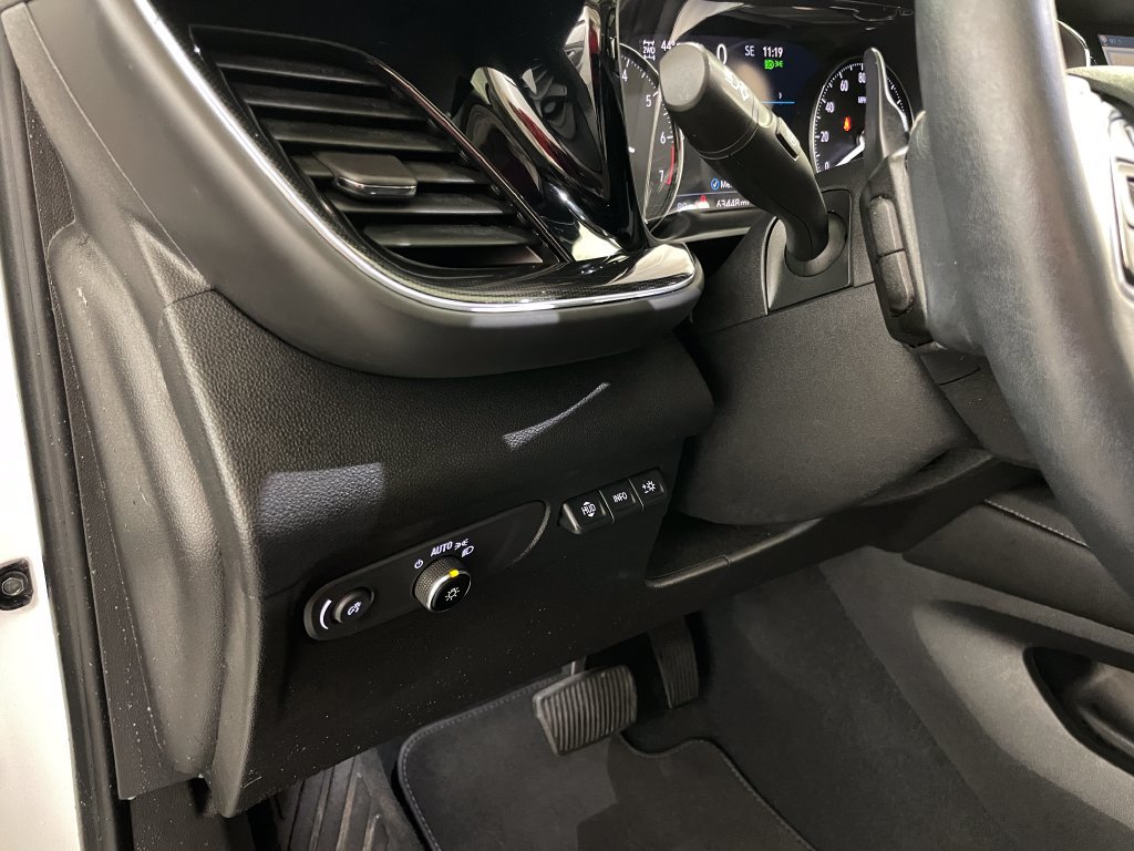 Certified 2021 Buick Envision Essence w/ Technology Package I AWD/4WD image 30